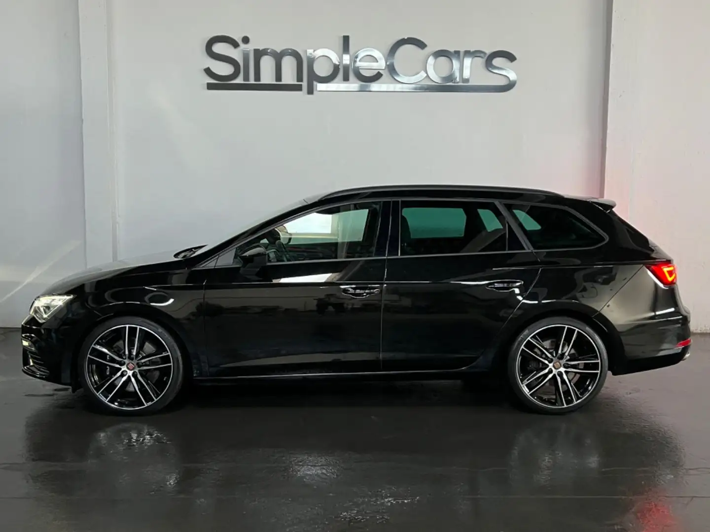 SEAT Leon ST Cupra 300 4Drive Schwarz - 2