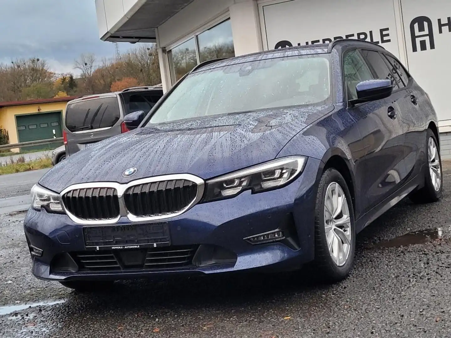 BMW 318 d Touring Advantage LED+NAVI+ACC+SHZ+TEMP+AHK Blau - 2