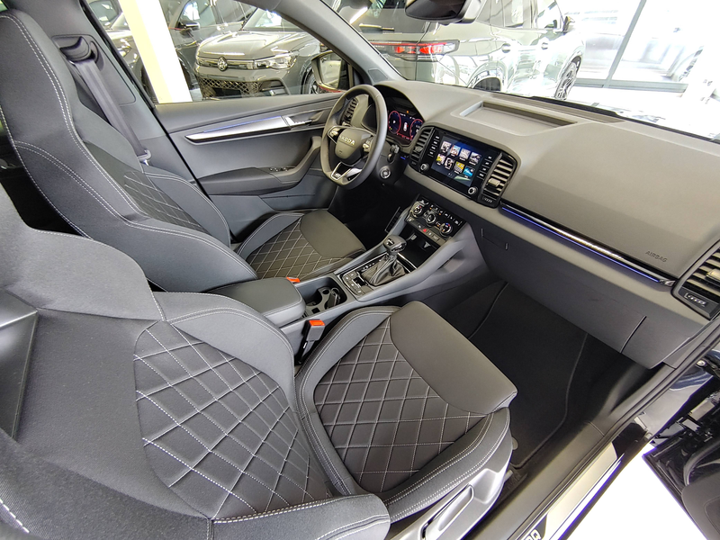 Skoda Karoq 2.0 TDI DSG Sportline Matrix/Navi/ACC/AHK/Kamera/5Jahre — photo 13