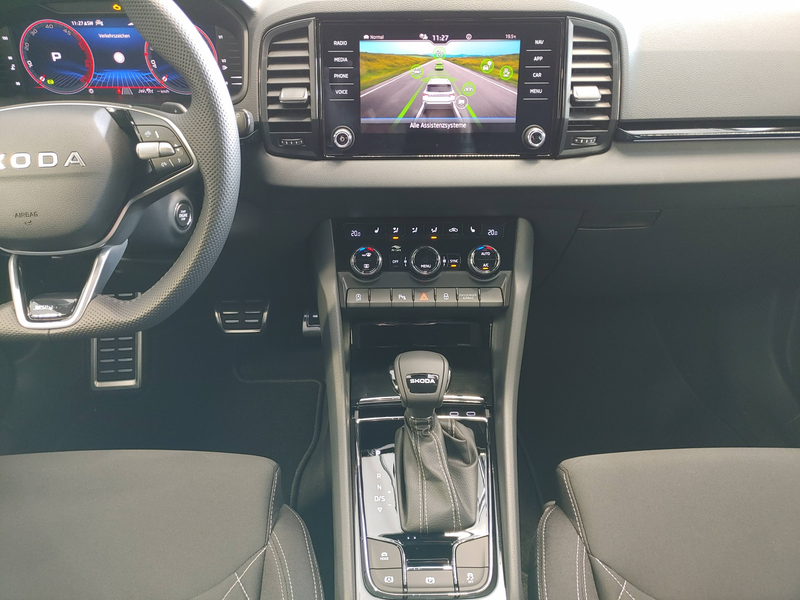 Skoda Karoq 2.0 TDI DSG Sportline Matrix/Navi/ACC/AHK/Kamera/5Jahre — photo 11