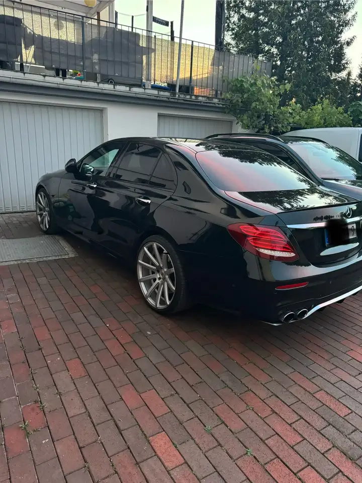 Mercedes-Benz E 43 AMG