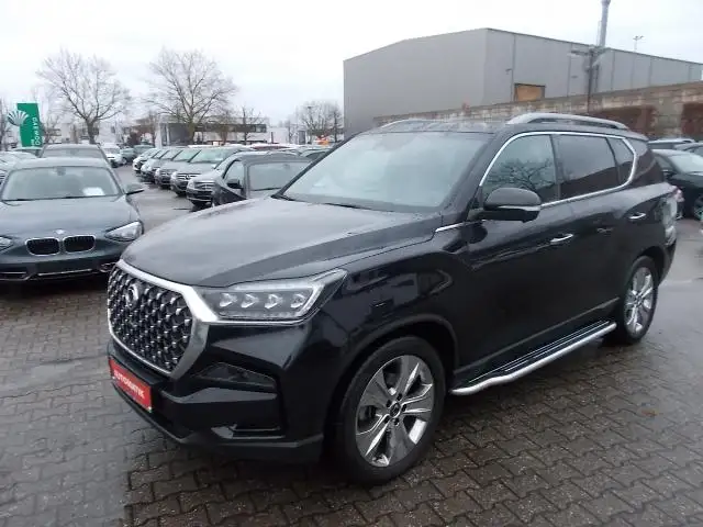 SsangYong Rexton Sapphire 4WD, Leder NAVI  Alu20" AHK 3,5t
