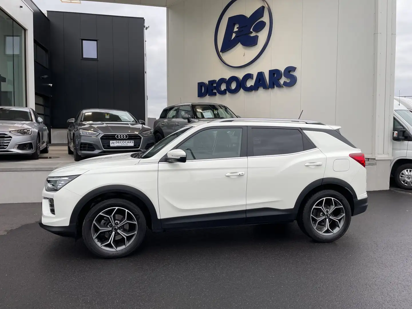 SsangYong Korando T-GDI Quartz 2WD AUT Biały - 2