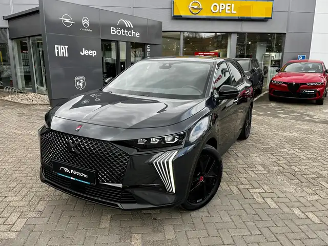 DS Automobiles DS 7 Crossback DS 7 Crossback E-Tense 4x4 PerformanceLine 300PS