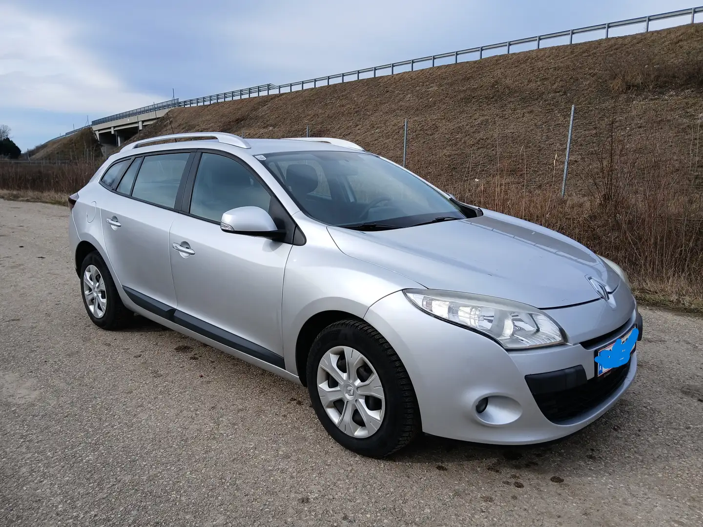 Renault Megane Mégane Grandtour Dynamique 1,6 16V Hi-Flex Dynamique Silber - 1