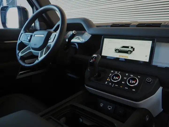 Land Rover Defender 2024, foto 31