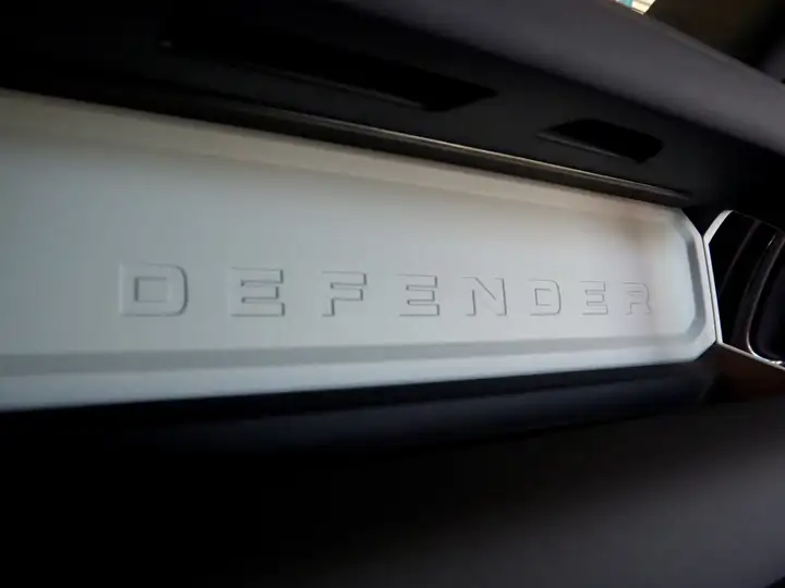 Land Rover Defender 2024, foto 32
