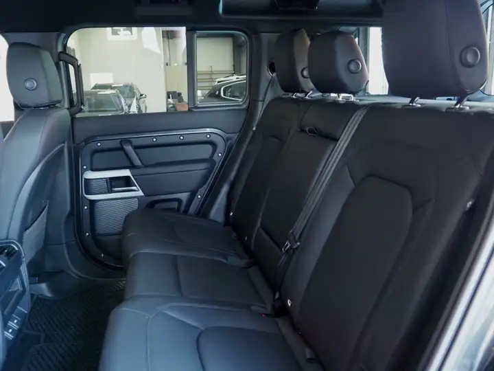 Land Rover Defender 2024, foto 17
