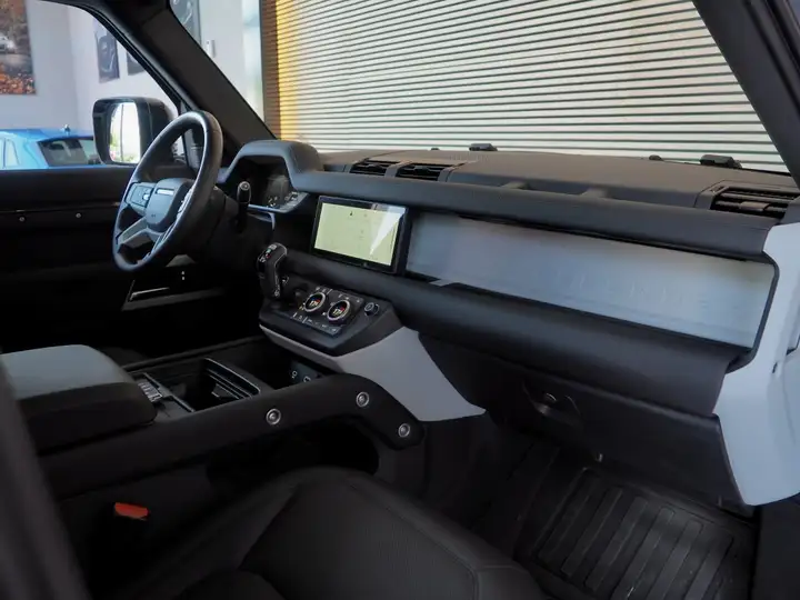 Land Rover Defender 2024, foto 23