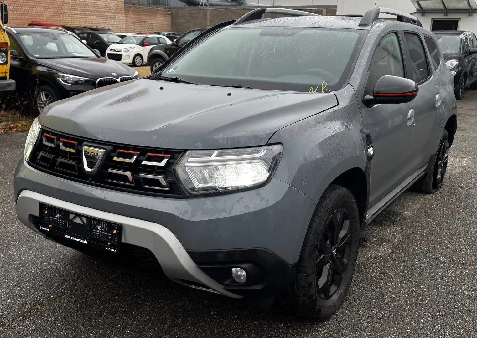 Dacia Duster Extreme Grijs - 1