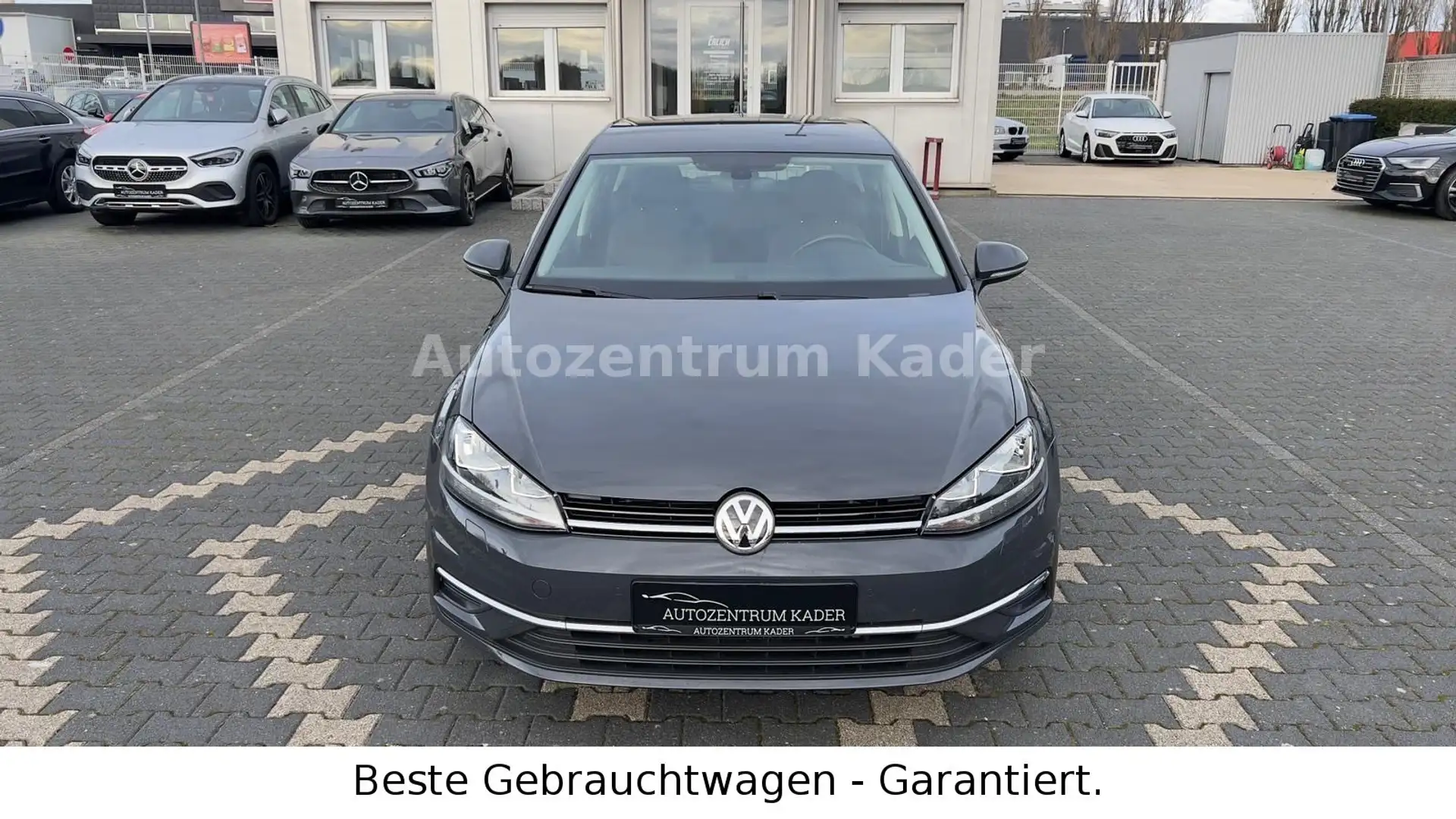 Volkswagen Golf VII Lim. BMT/Start-Stopp*Navi*SHZ*PDC*MFL*M Grau - 2