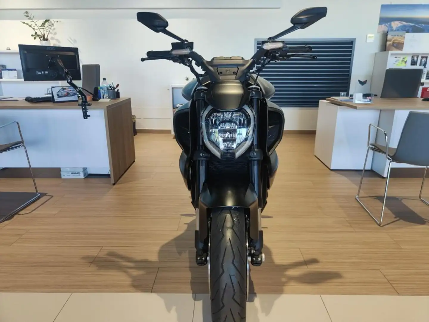 Ducati Diavel V4 BLACK ROADSTER MY2026 Nero - 2