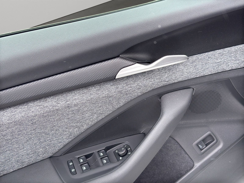 Skoda Superb Combi 2.0 TDI DSG AHK+ACC+MATRIX+KAMERA — photo 13