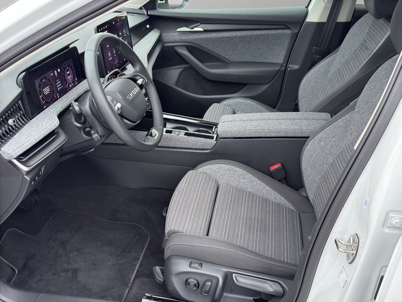 Skoda Superb Combi 2.0 TDI DSG AHK+ACC+MATRIX+KAMERA — photo 9