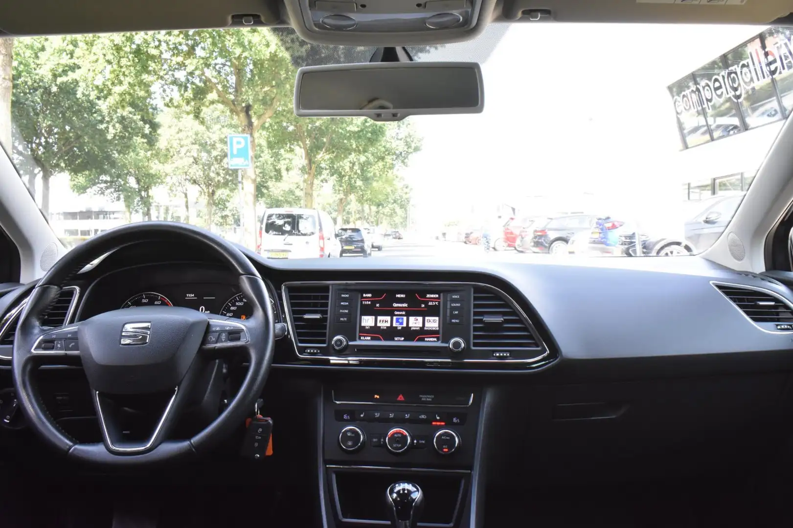 SEAT Leon 1.2 TSI Style STOELVERWARMING, CRUISE, PDC, CLIMA Zwart - 2
