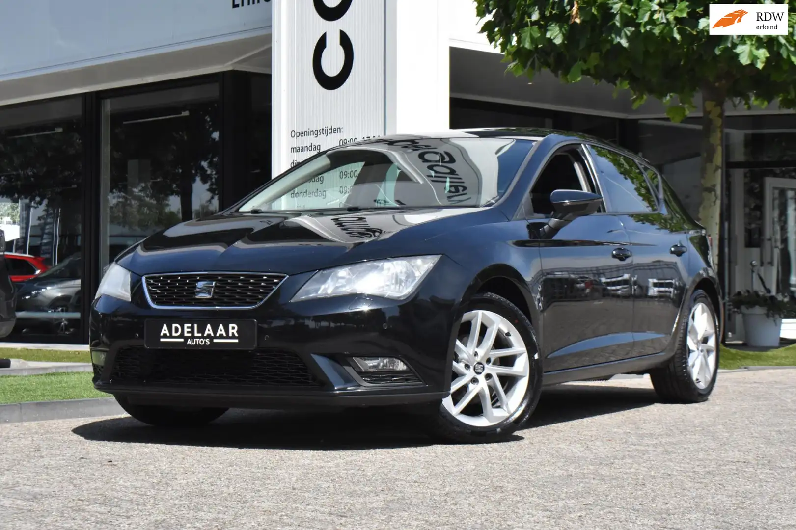 SEAT Leon 1.2 TSI Style STOELVERWARMING, CRUISE, PDC, CLIMA Zwart - 1