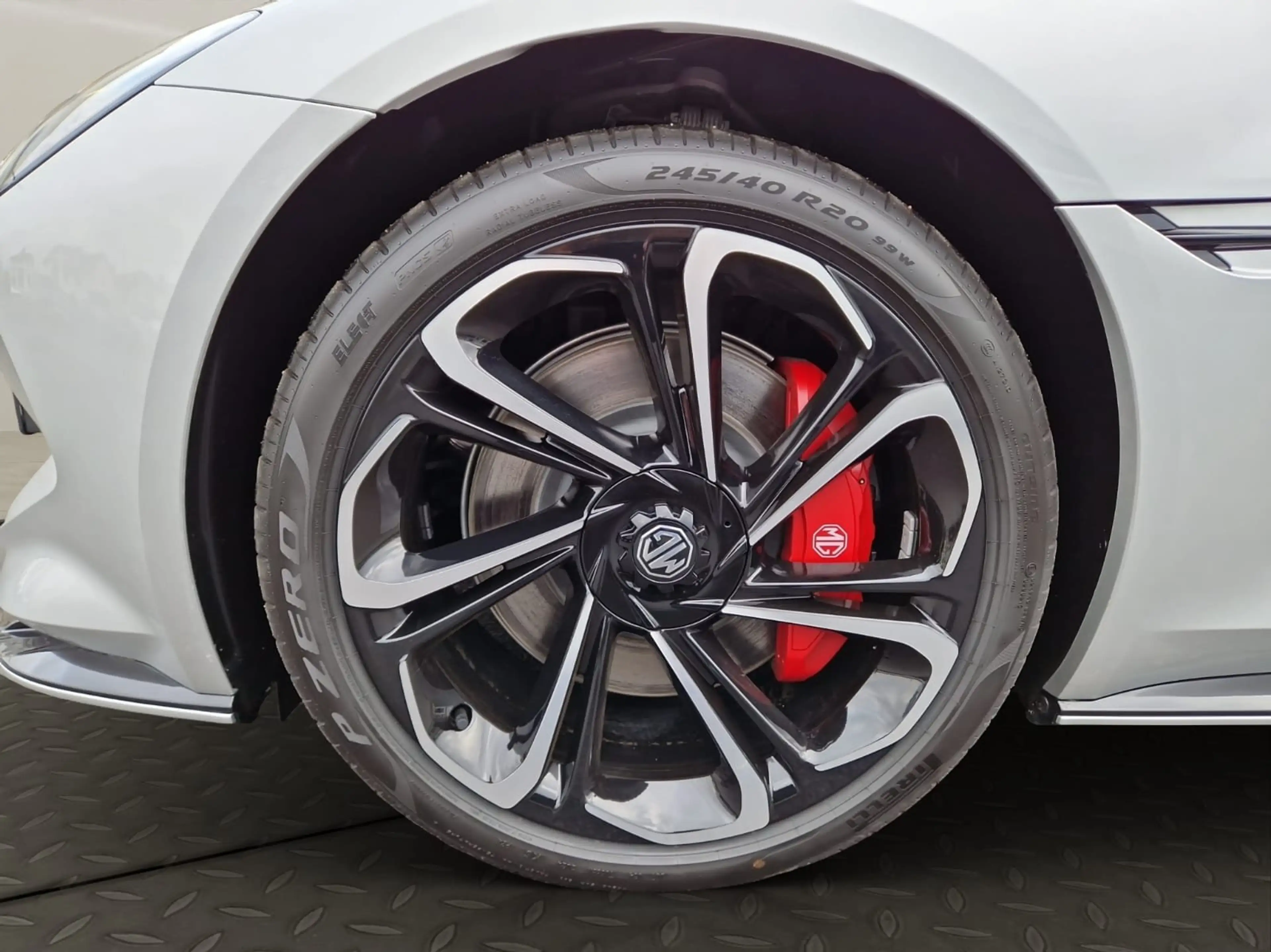 MG Cyberster X-Power Dual Motor / 3 Wochen Lieferzeit! — photo 15