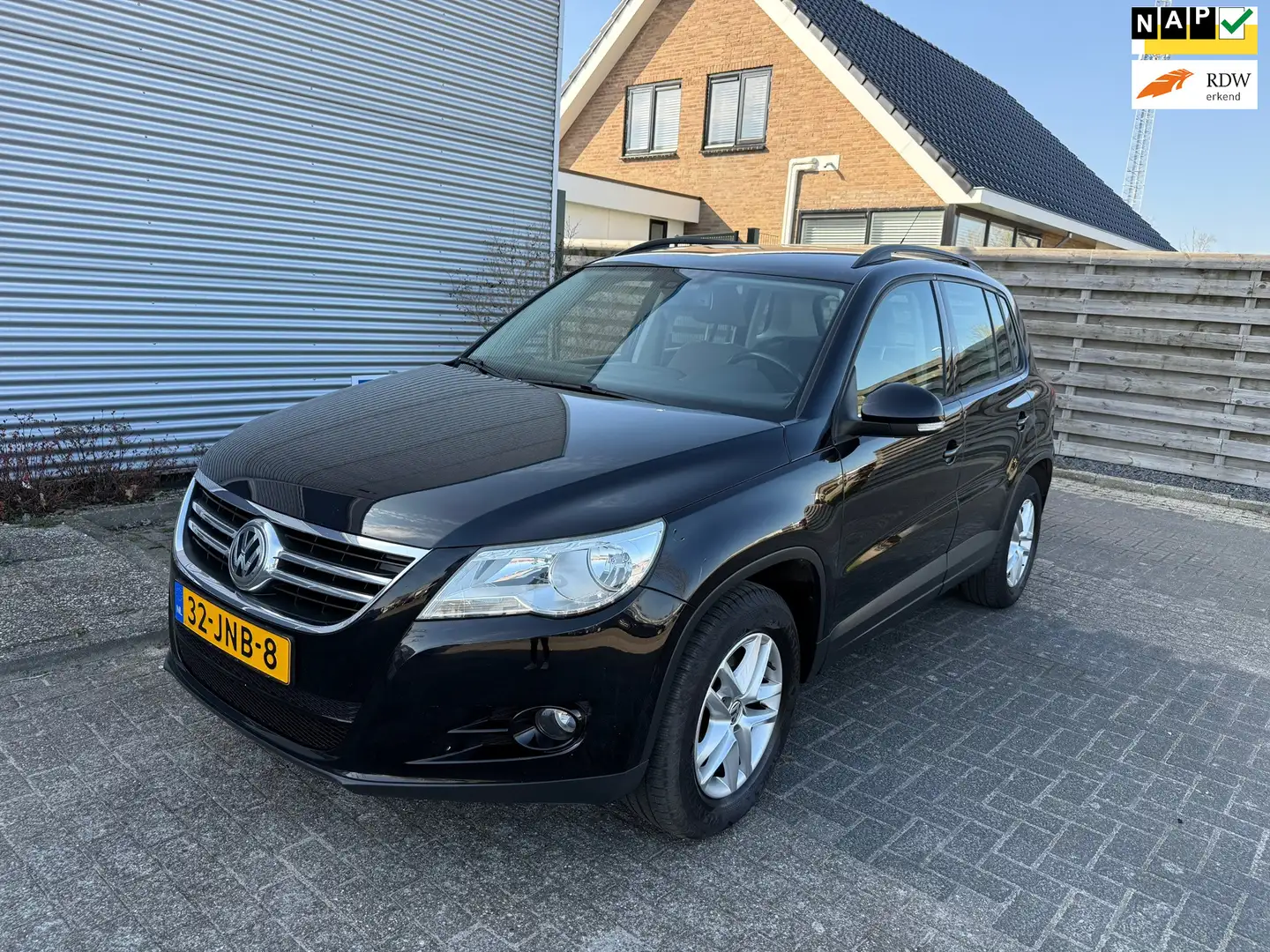 Volkswagen Tiguan 1.4 TSI Comfort&Design 4Motion Airco Bj:2009 NAP! Zwart - 1