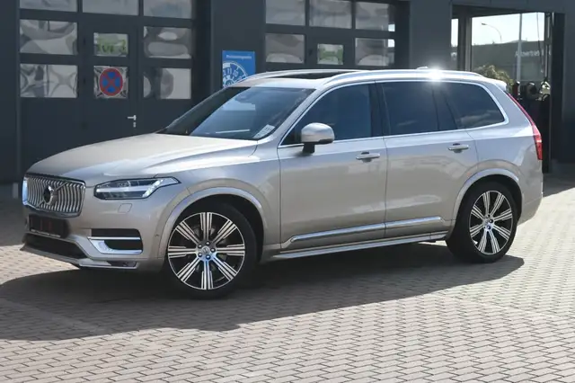 Volvo XC90 main image