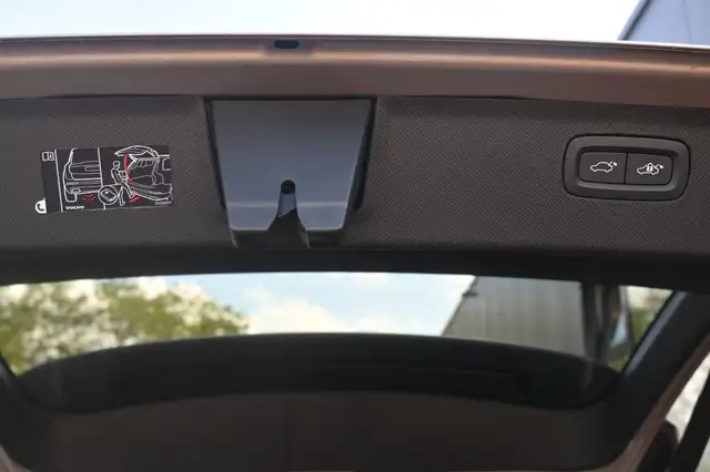 Volvo XC90 view 7