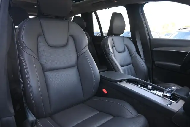 Volvo XC90 view 14