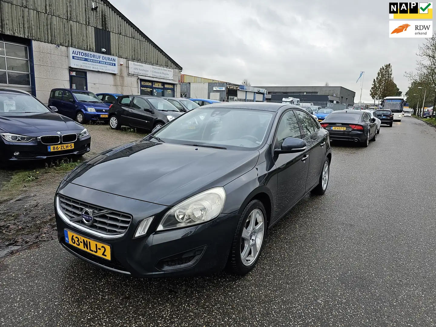 Volvo S60 2.0T Intro Edition Automaat NAV.+ Clima Bj:2010 NA Gris - 1