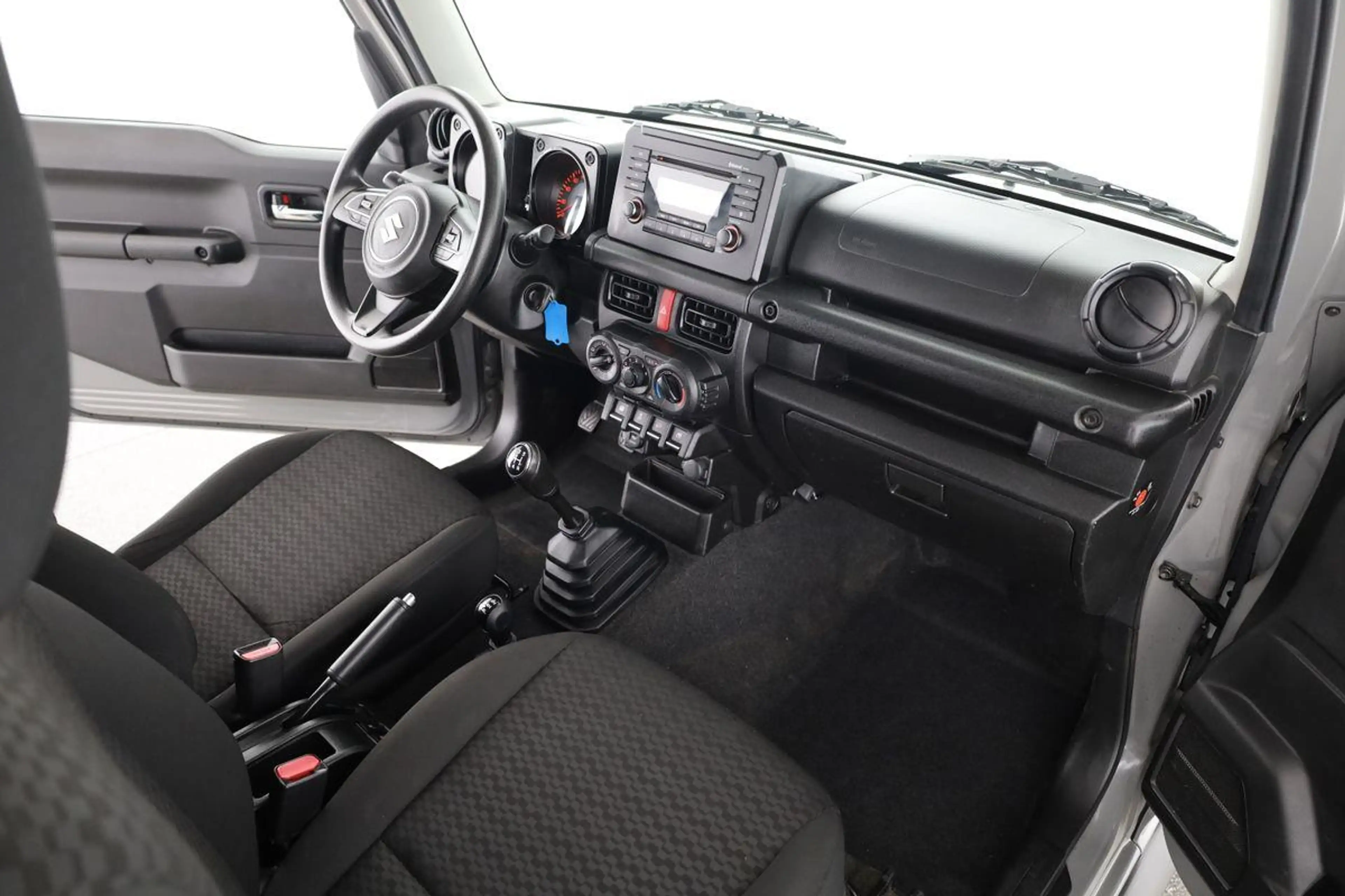Suzuki Jimny 1.5 Comfort 4x4, AHK, Sitzheizung, 1. Hand — photo 6
