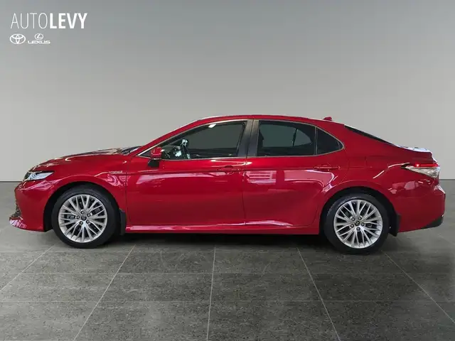 Toyota Camry view 3