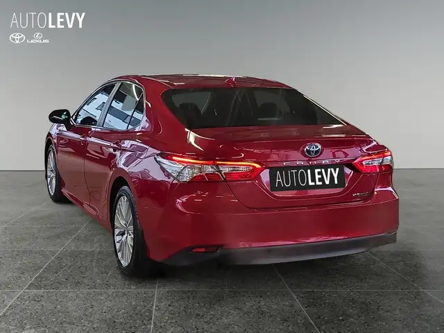 Toyota Camry view 4