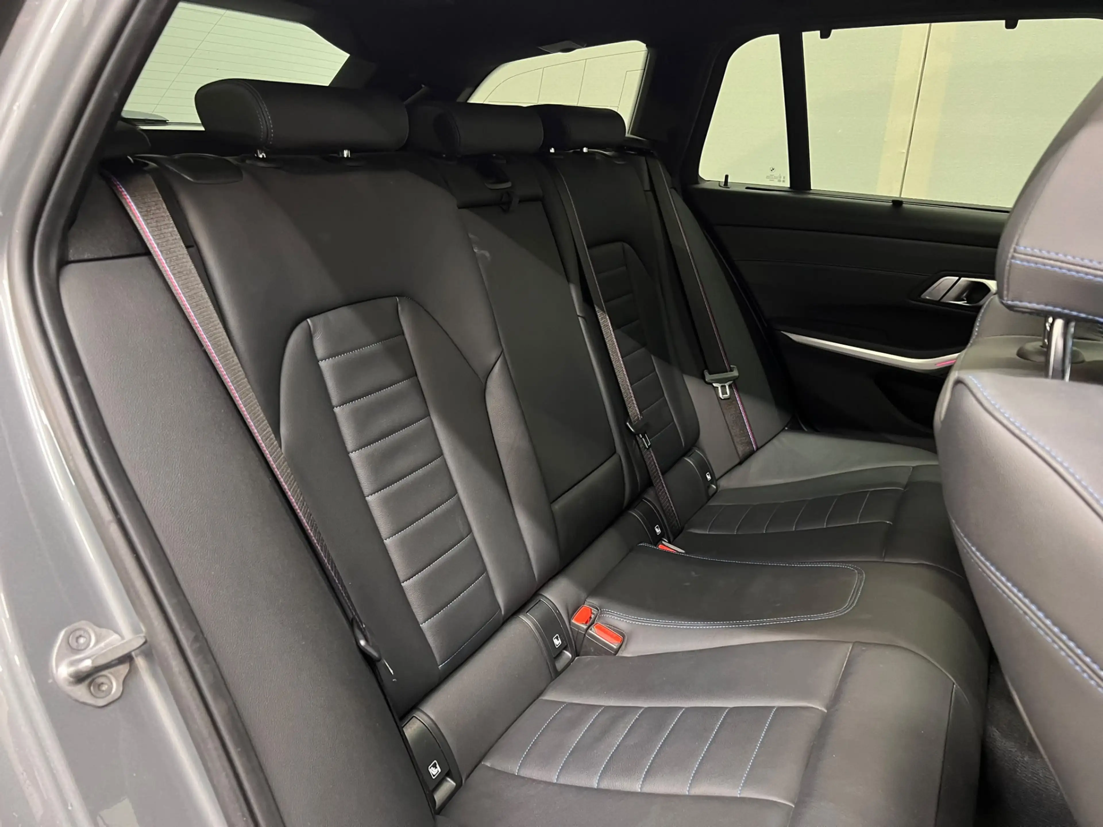 BMW 330 3-serie Touring 330i Trekhaak | Panoramadak | Head — photo 15