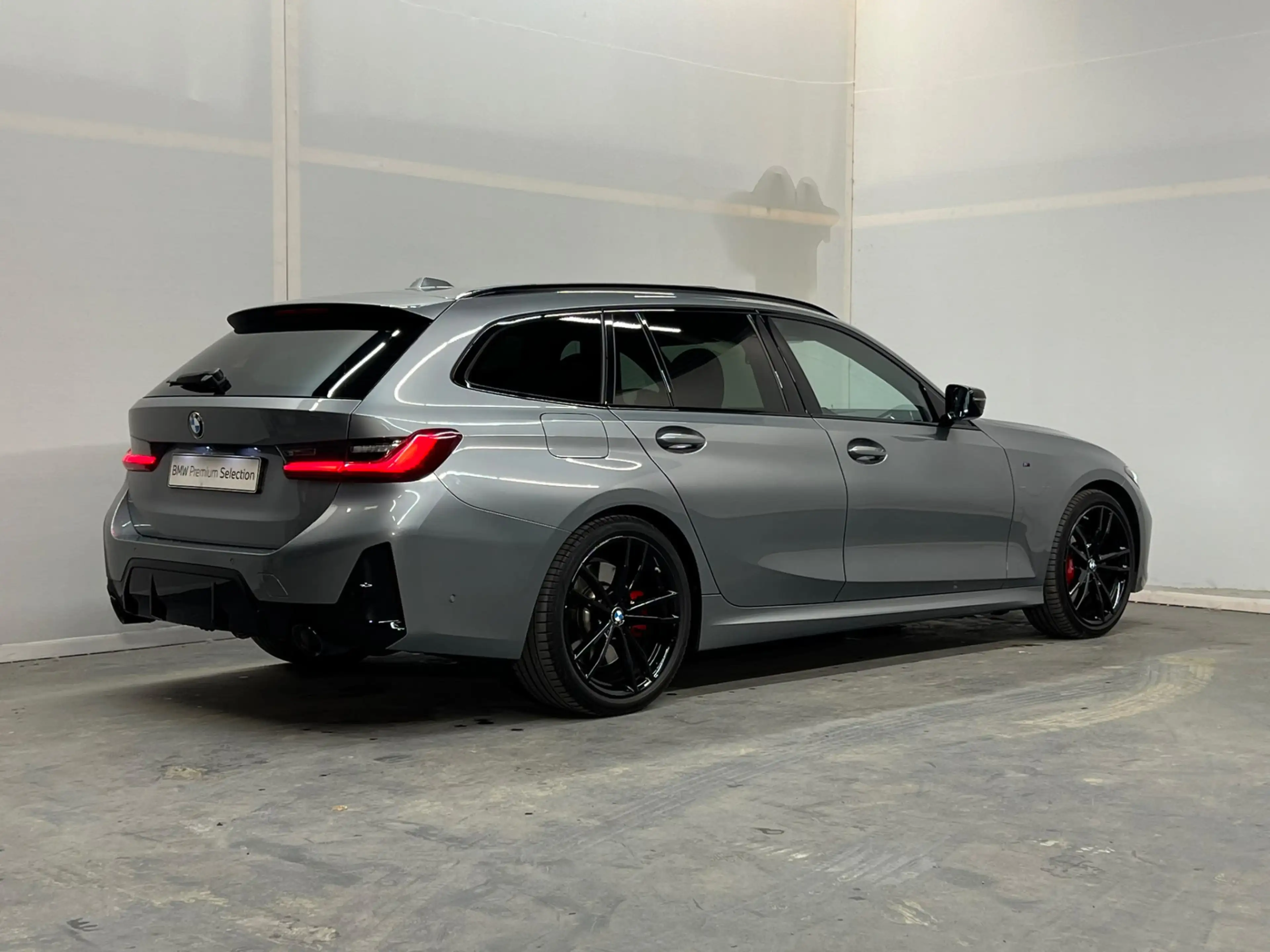 BMW 330 3-serie Touring 330i Trekhaak | Panoramadak | Head — photo 3