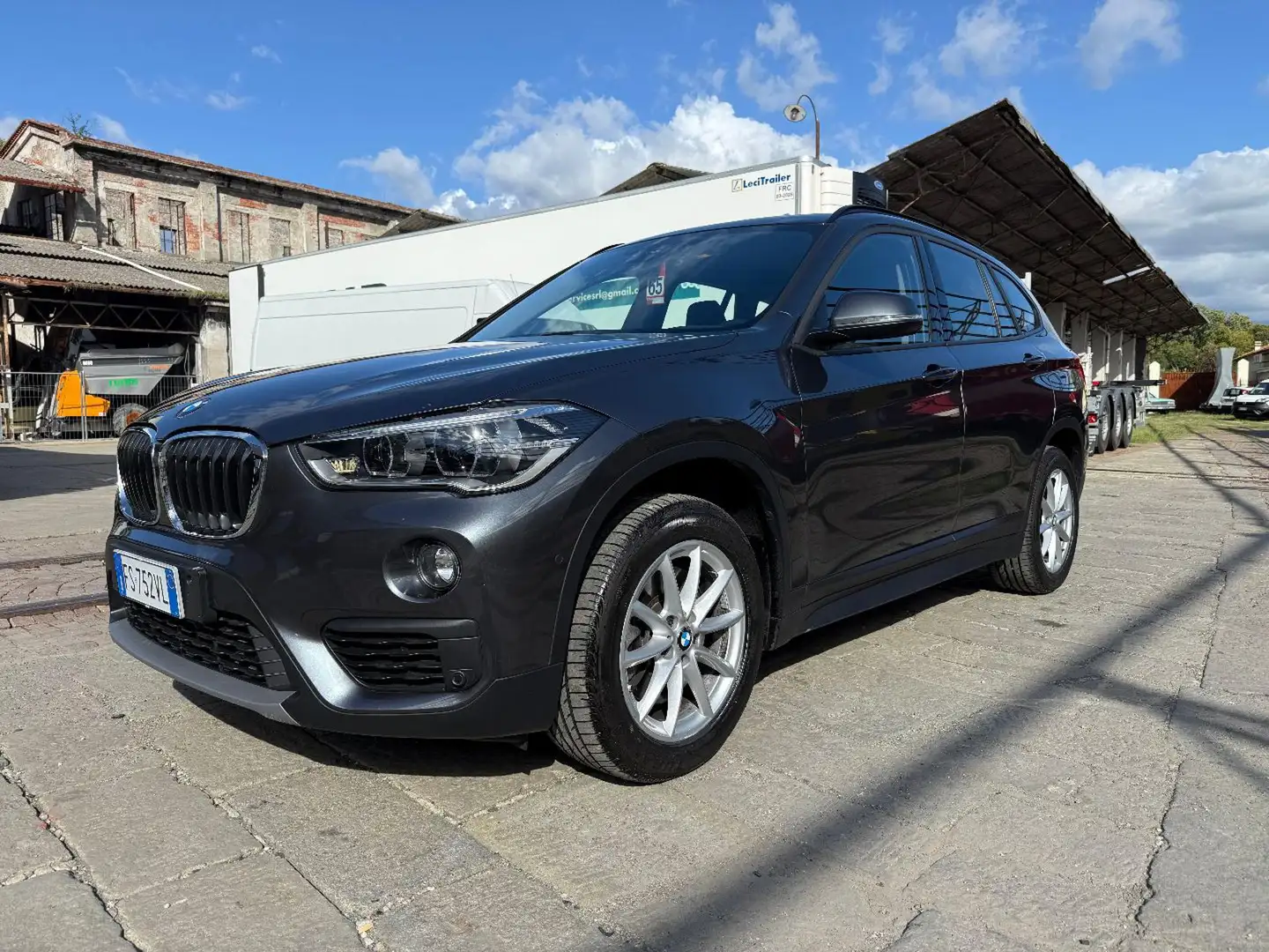 BMW X1 xDrive20d Business Gris - 1