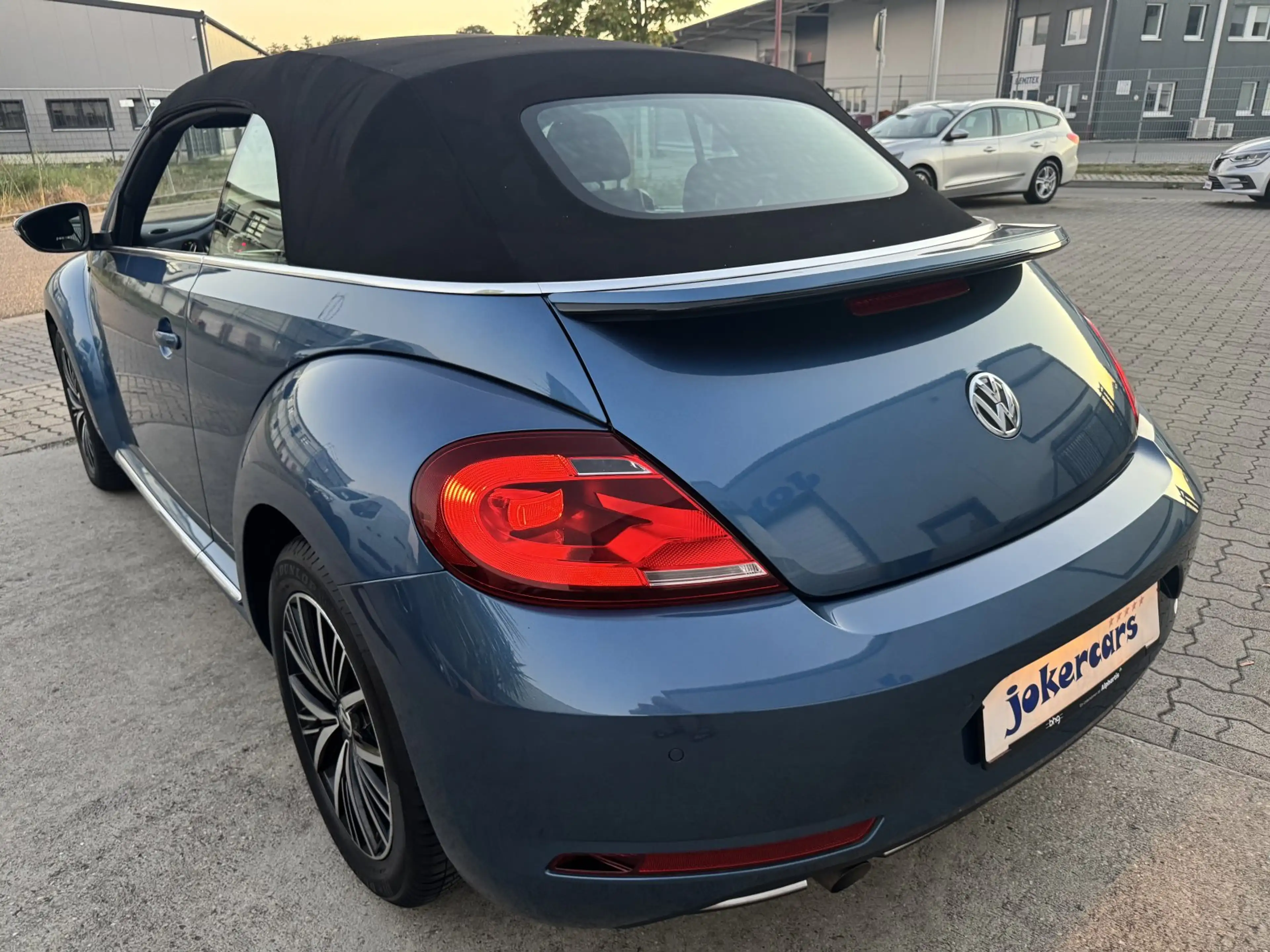 Volkswagen Beetle Cabriolet Allstar 1.Besitz Navi,Kamera,Sitzheizung — photo 4