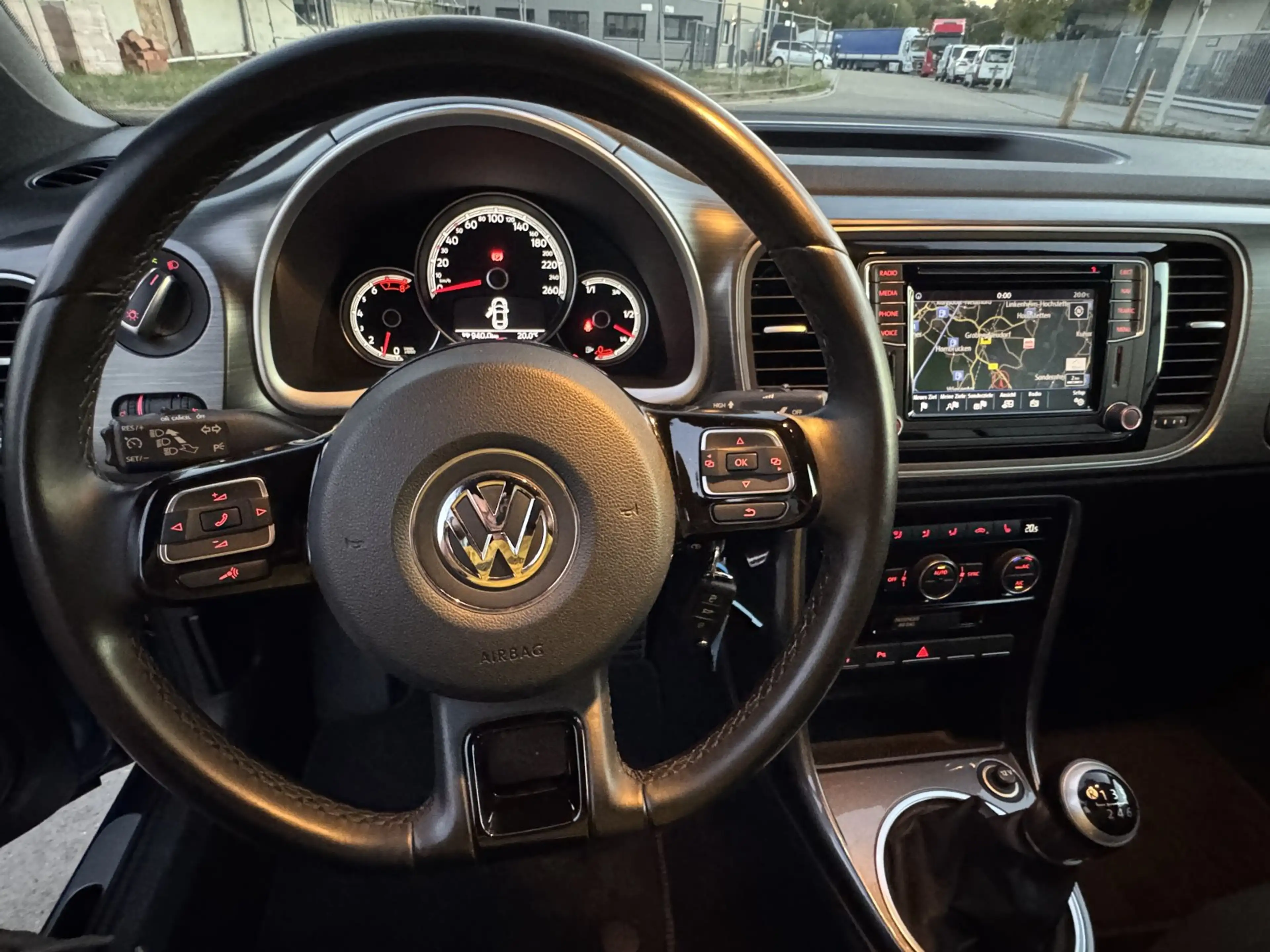 Volkswagen Beetle Cabriolet Allstar 1.Besitz Navi,Kamera,Sitzheizung — photo 14