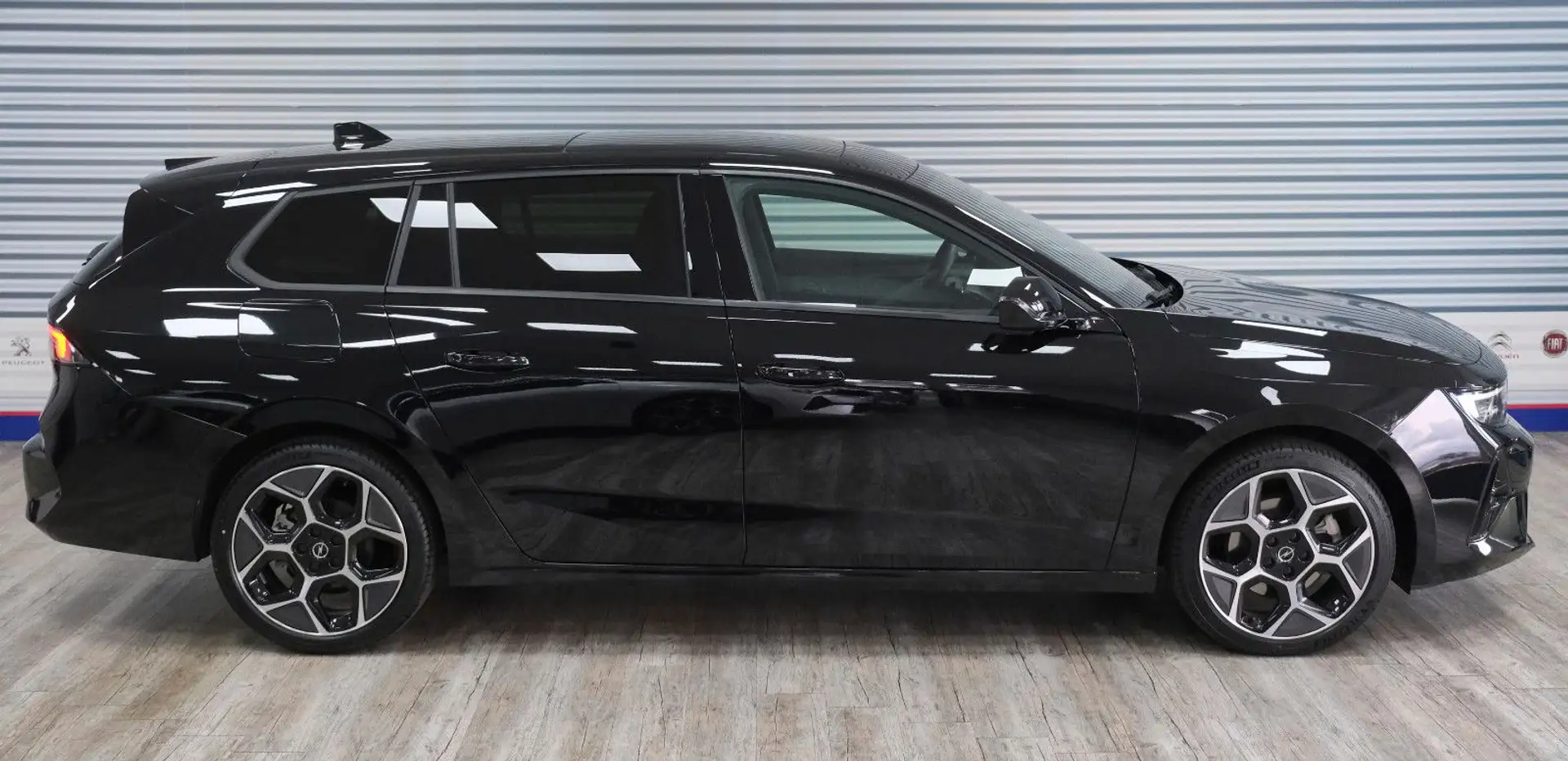 Opel Astra L 1.2 ST Ultimate 48V *NAVI/HUD/SCHIEB/AHK Schwarz - 2