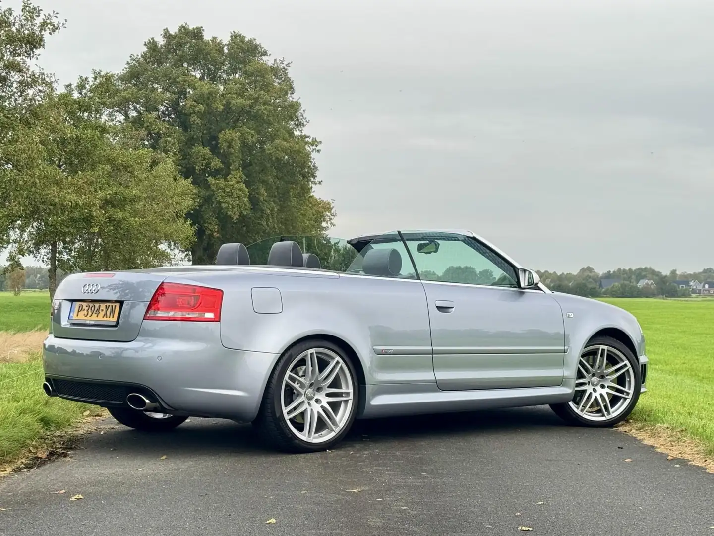 Audi RS4 4.2 V8 RS 4 quattro Grijs - 2