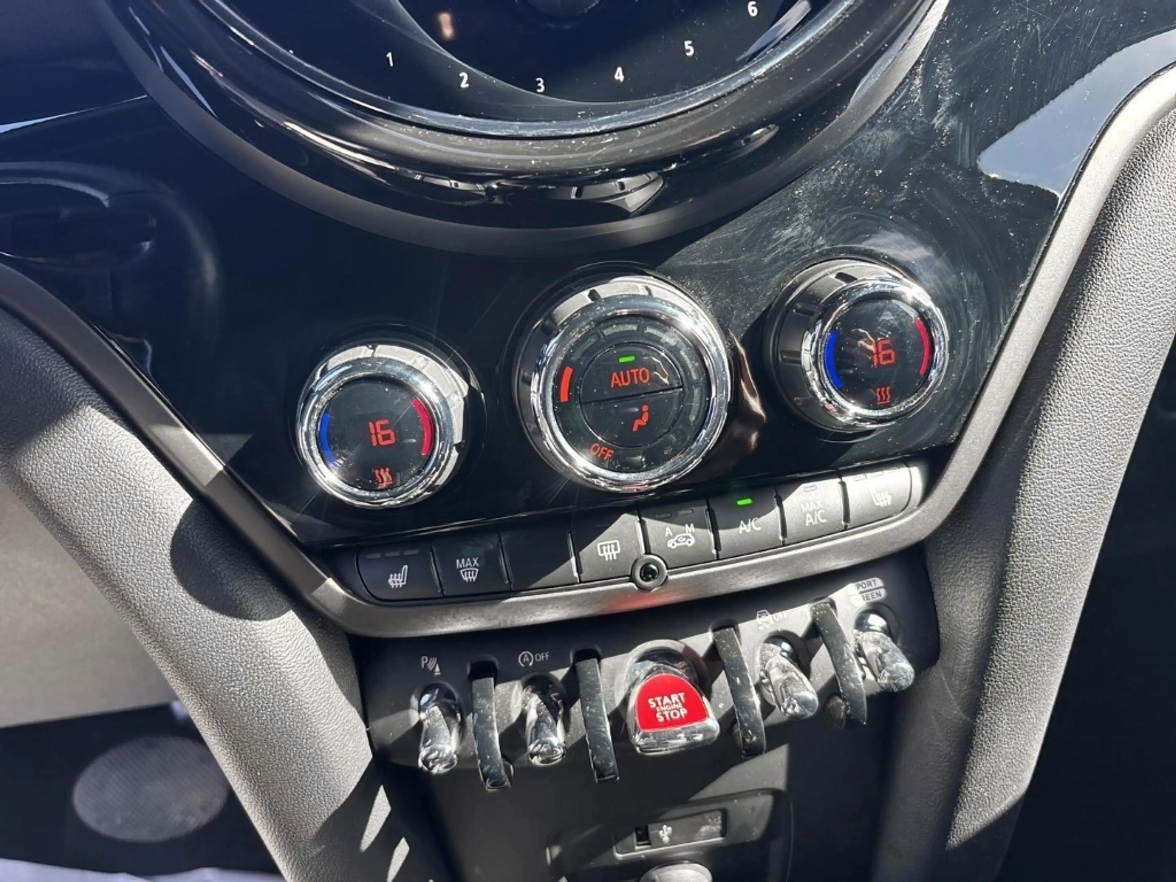 MINI Cooper Countryman Navi Digitales Cockpit LED Kurvenlicht Mehrzonenkl — photo 12