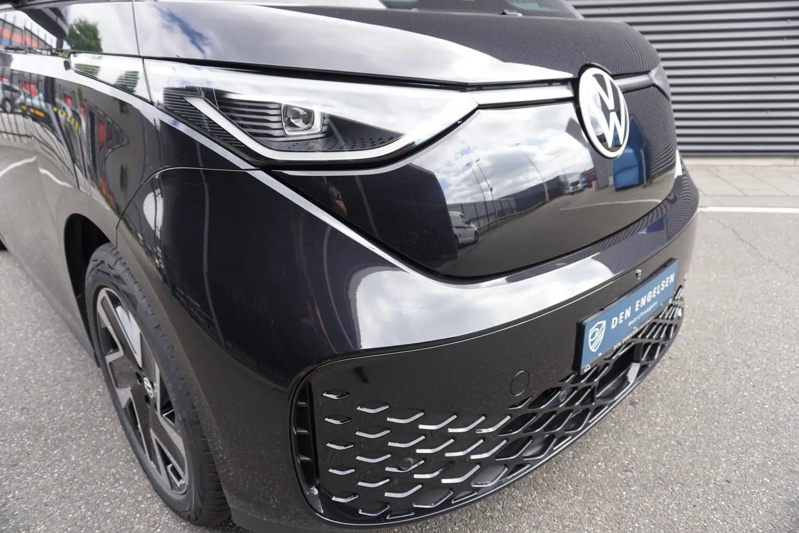 Volkswagen ID. Buzz Cargo ID. Buzz Cargo 340 pk 4-Motion ID. Buzz Cargo 340 Černá - 2