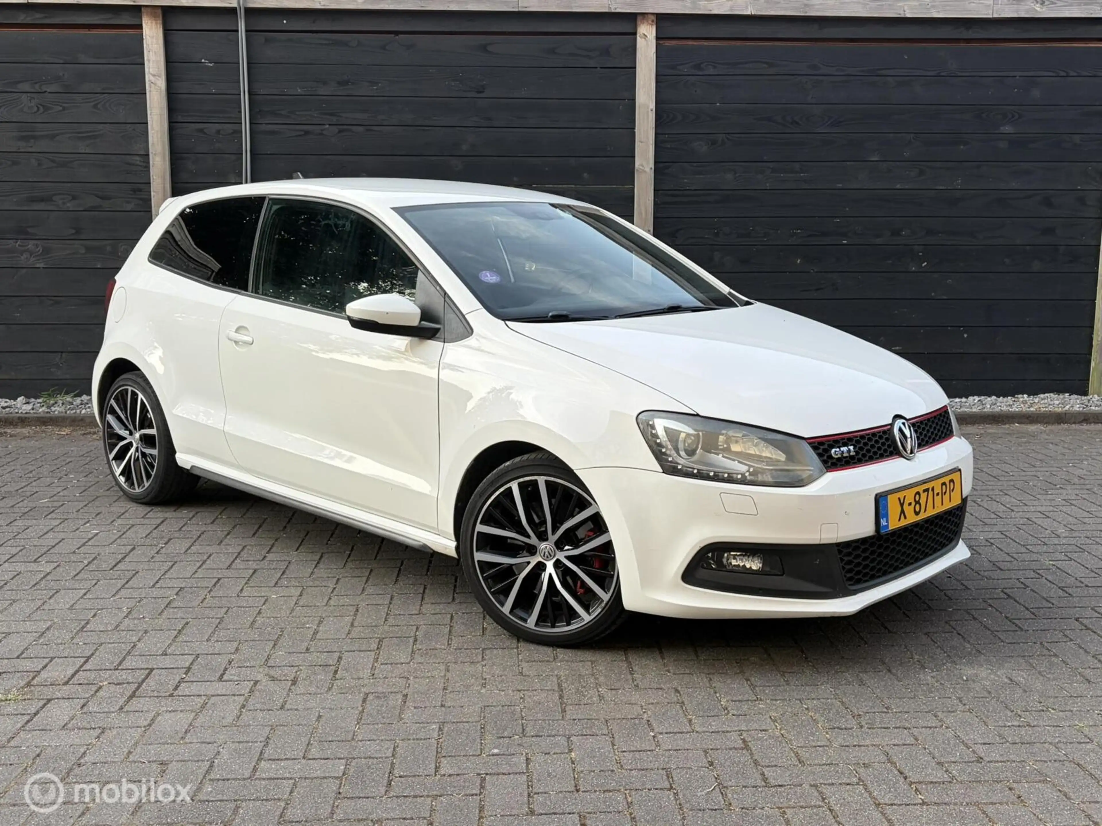 Volkswagen Polo GTI 1.4 TSI — photo 3