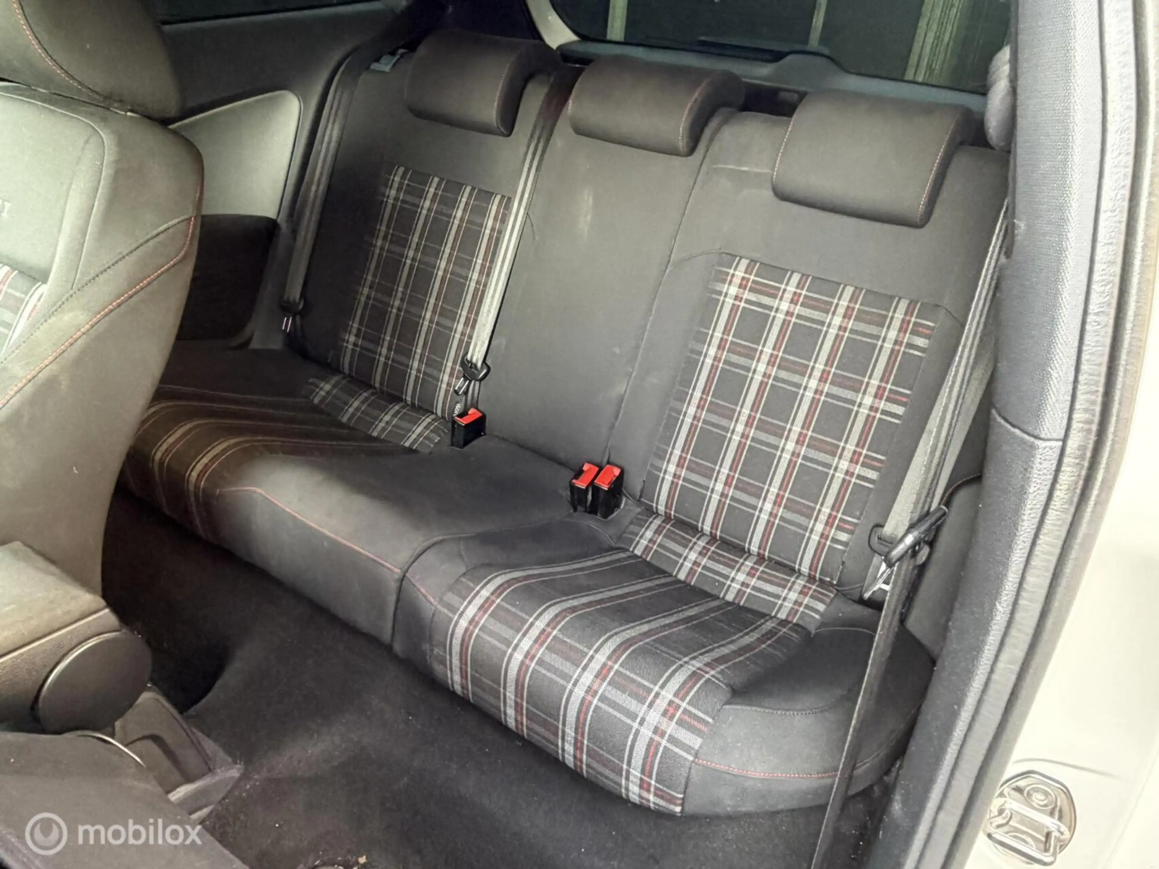 Volkswagen Polo GTI 1.4 TSI — photo 13
