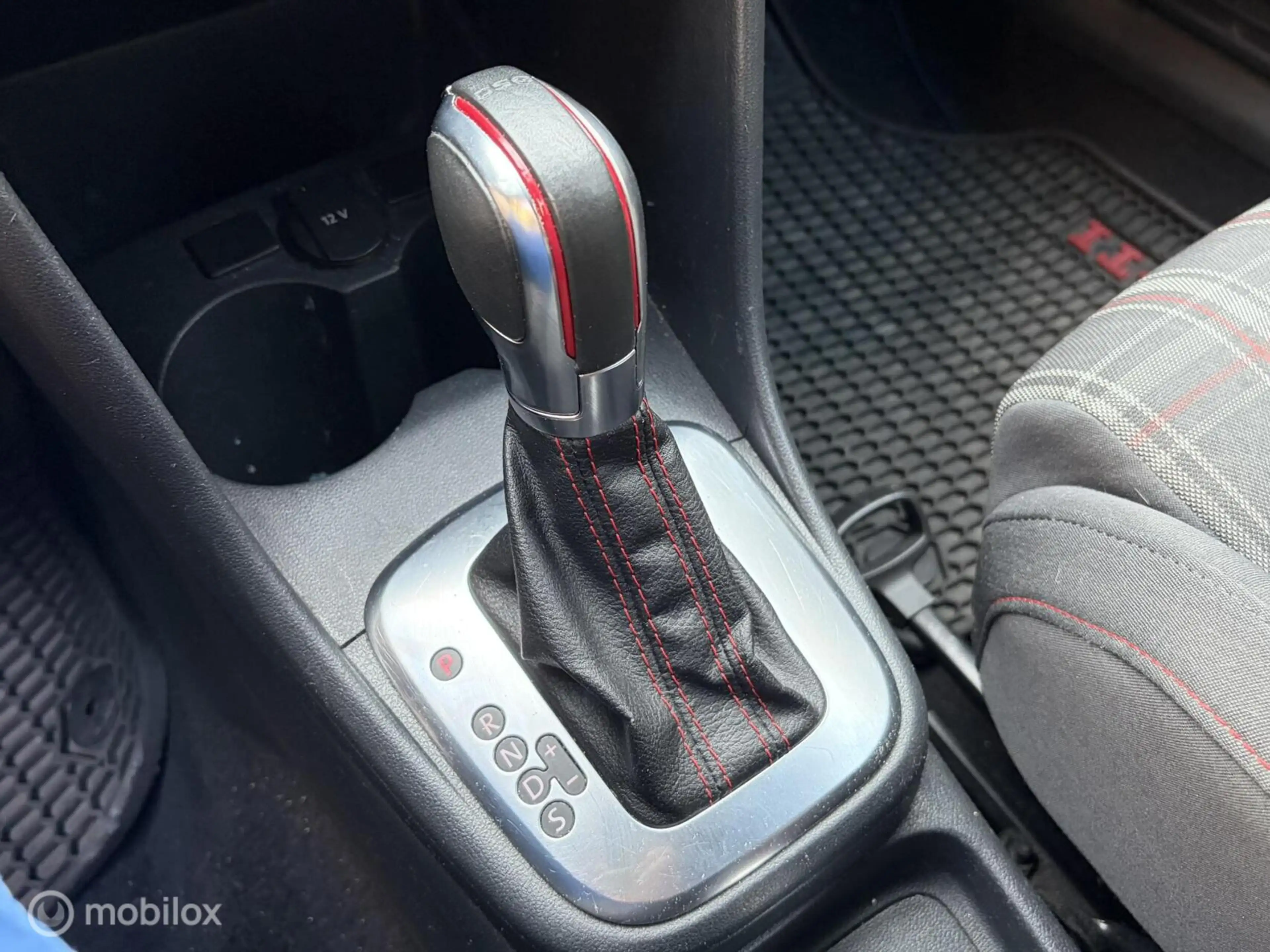 Volkswagen Polo GTI 1.4 TSI — photo 17