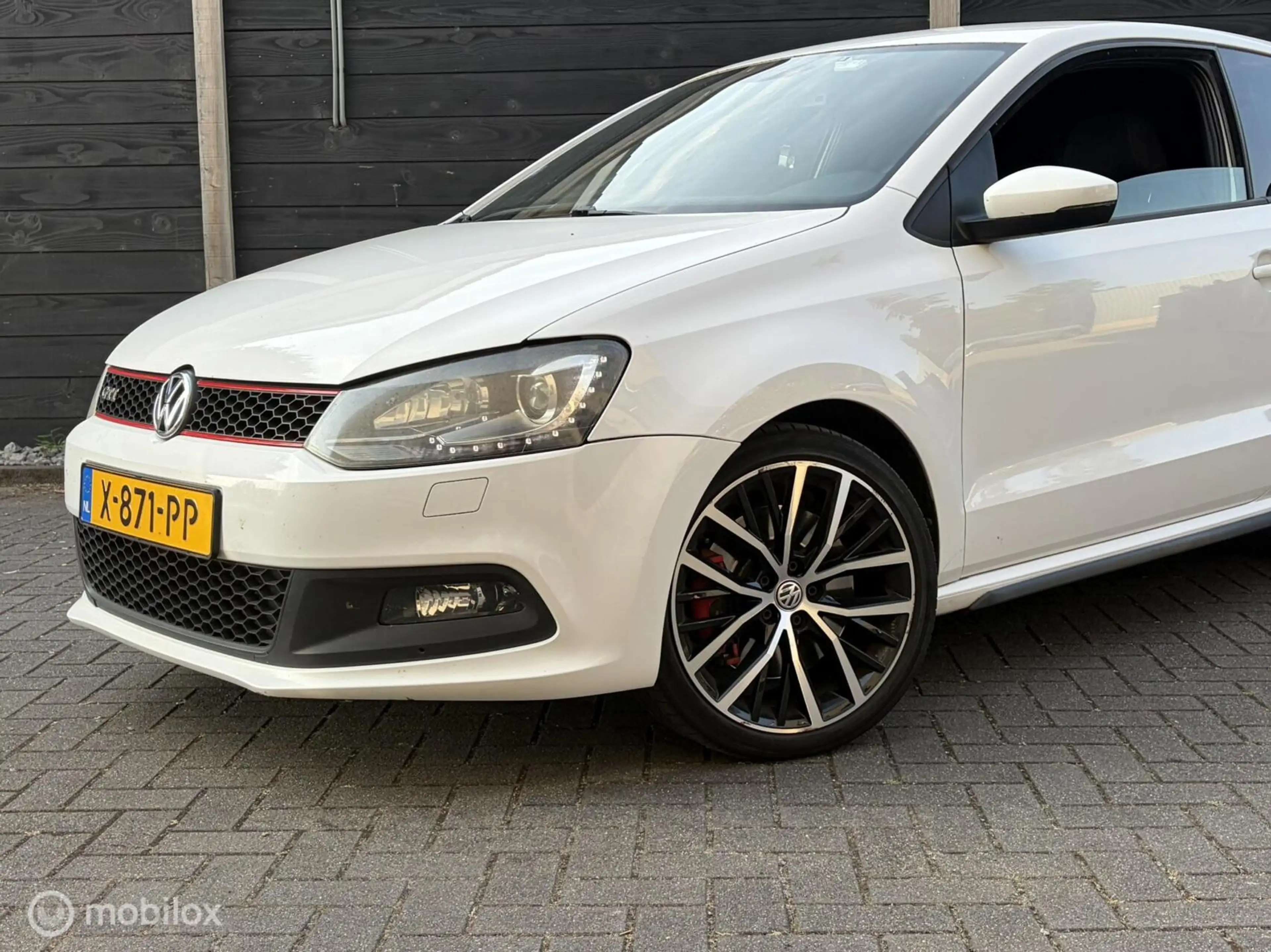 Volkswagen Polo GTI 1.4 TSI — photo 2