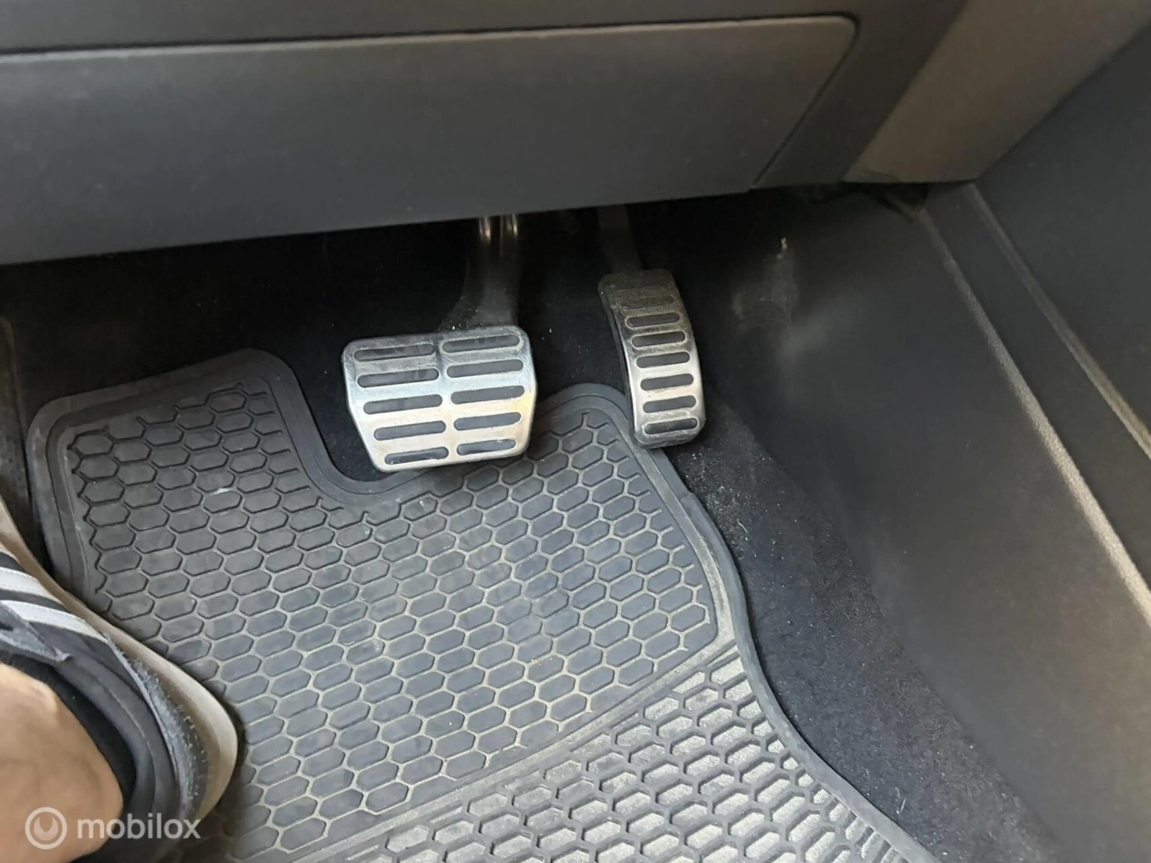 Volkswagen Polo GTI 1.4 TSI — photo 21