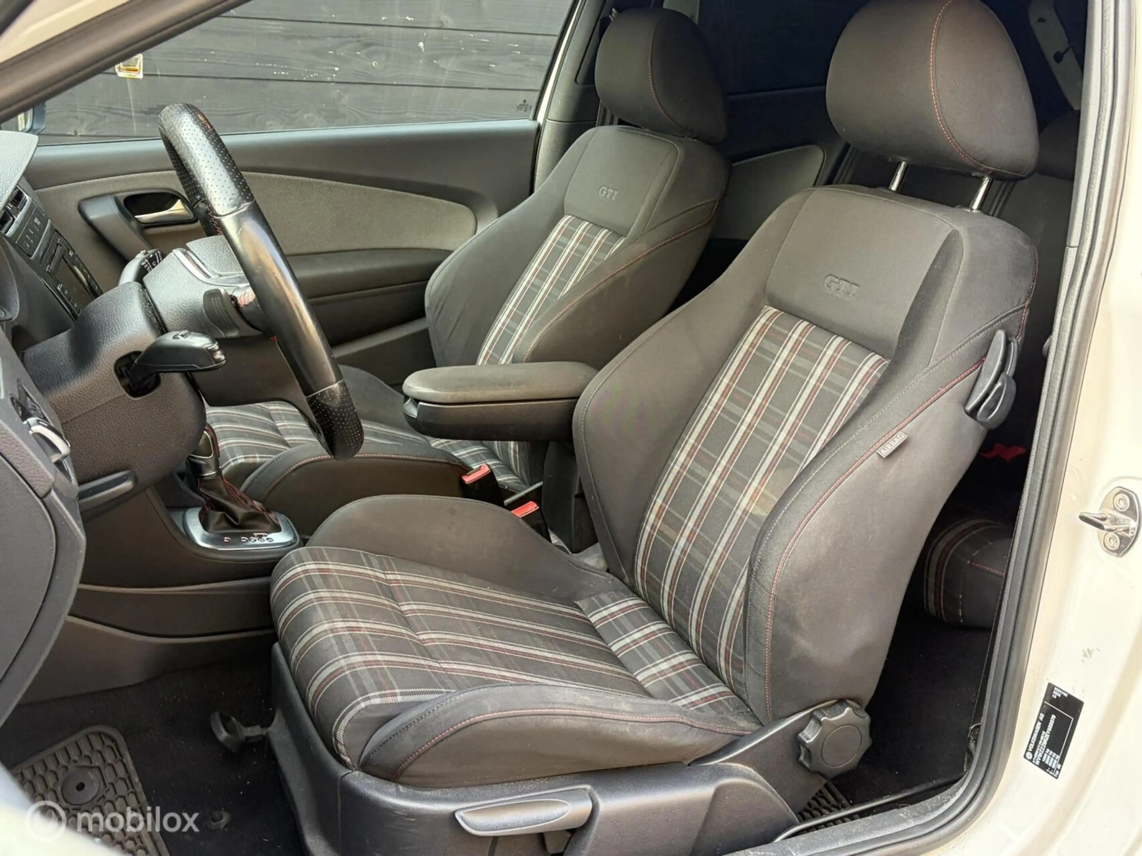 Volkswagen Polo GTI 1.4 TSI — photo 10