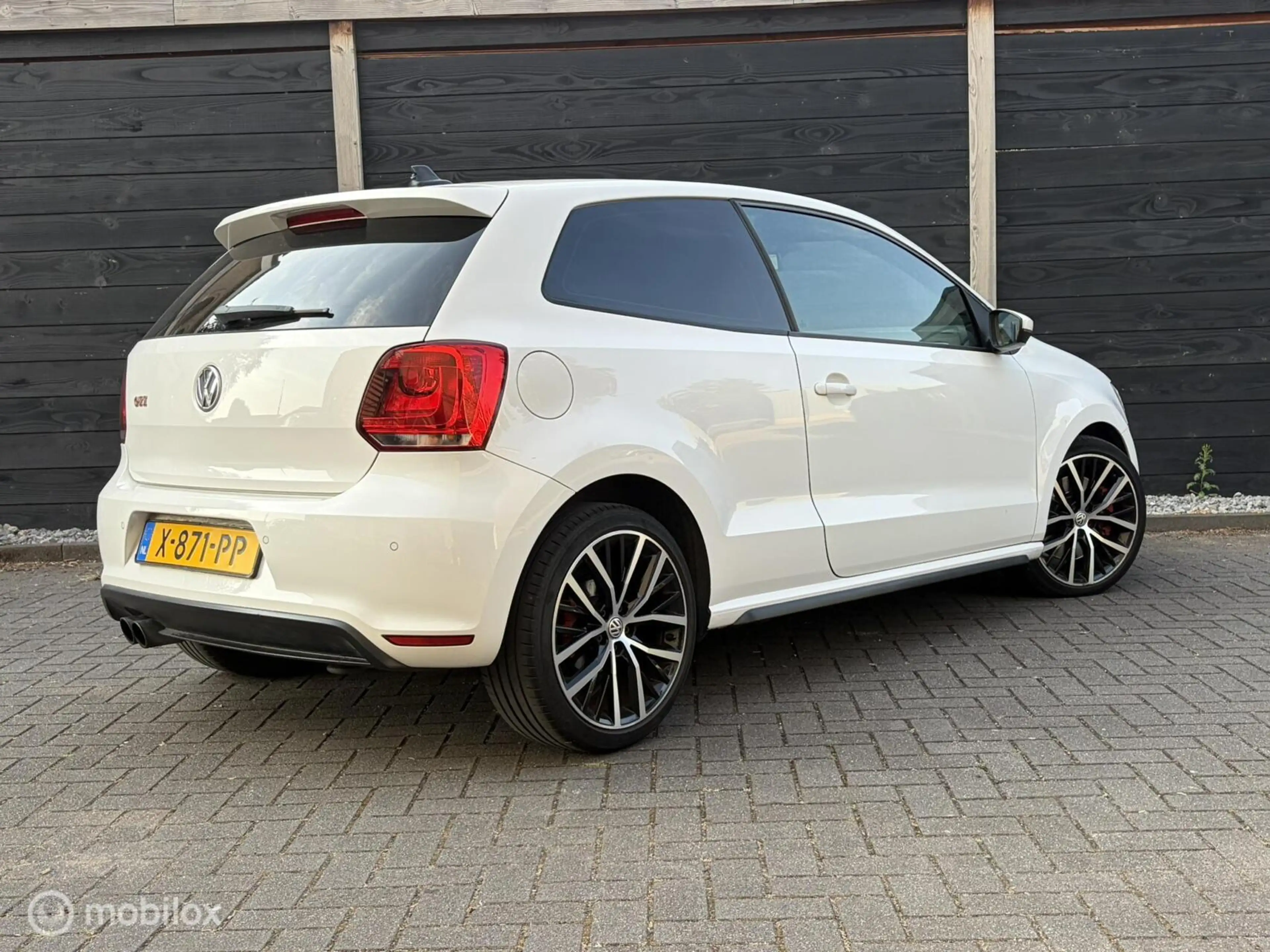 Volkswagen Polo GTI 1.4 TSI — photo 6