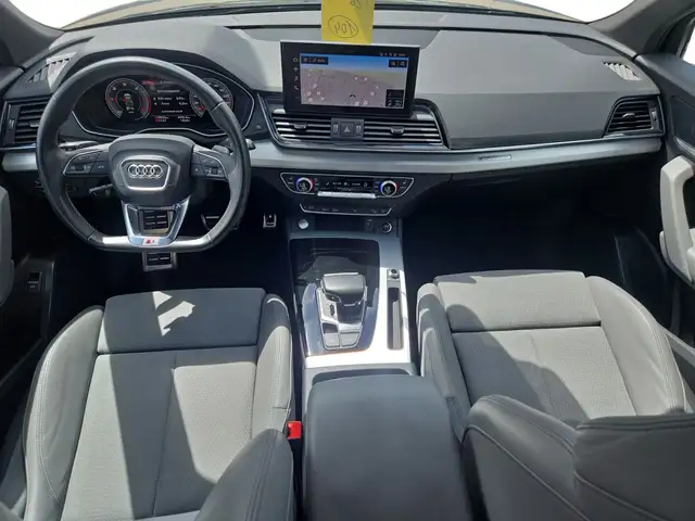 Audi Q5 view 8