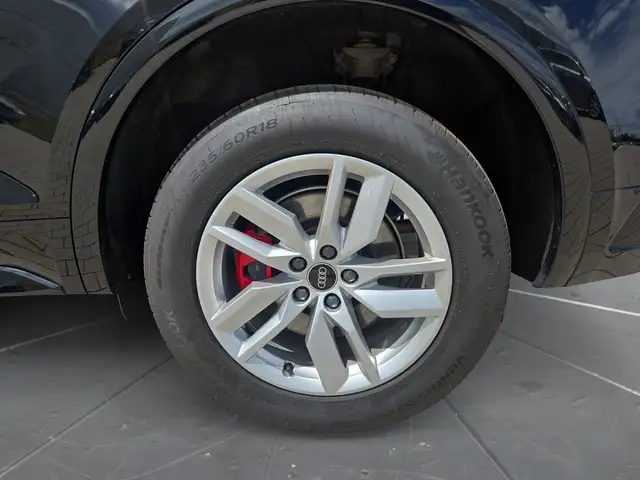 Audi Q5 view 15