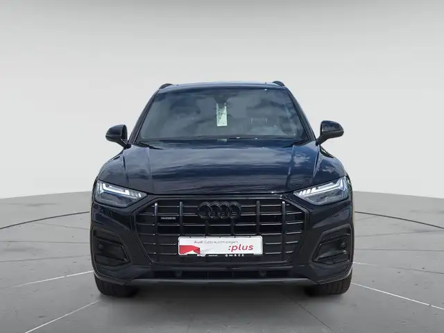 Audi Q5 view 2