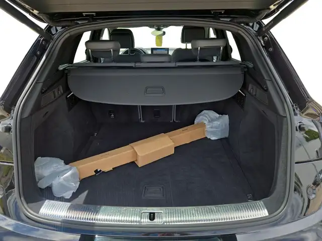 Audi Q5 view 14