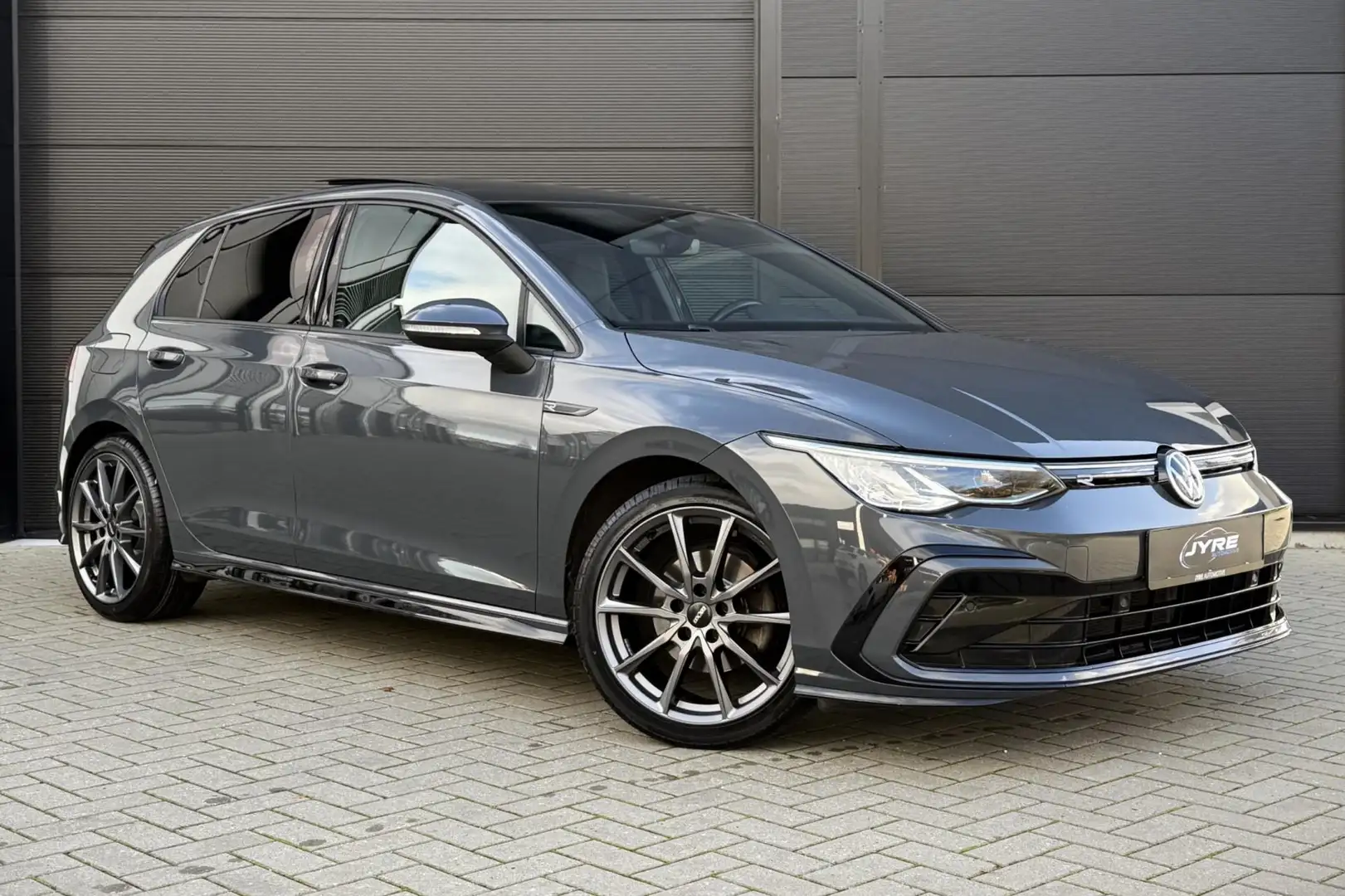 Volkswagen Golf R 1.5 eTSI R-Line, Pano, Trekhaak Grijs - 2